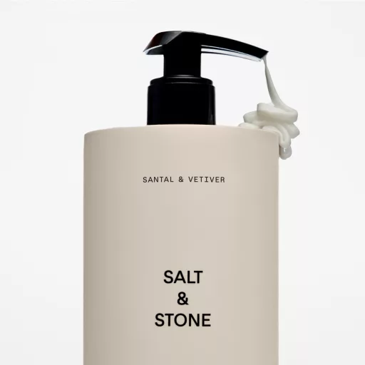 Salt & Stone Szantál & vetiver testápoló krém 206 ml
